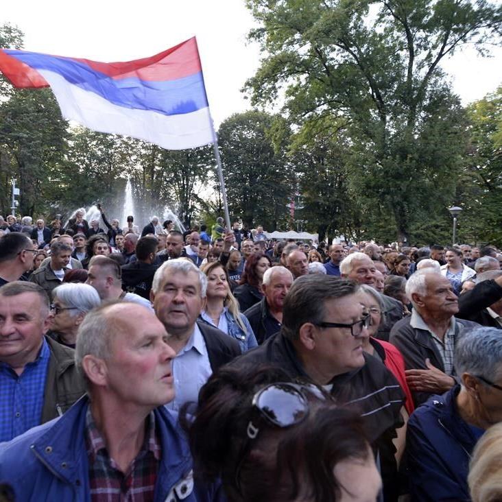 Protesters allege pro-Russia Bosnian Serb leader rigged vote